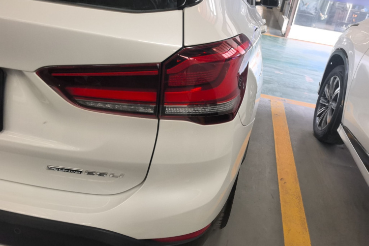 宝马X1 2020款 sDrive25Li 领先型车身外观9