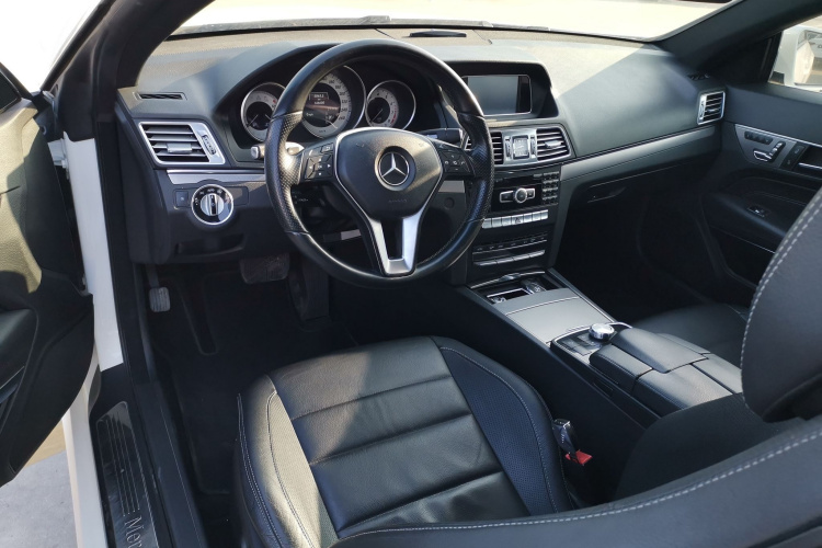 奔驰E级(进口) 2014款 E 200 轿跑版中控内饰12