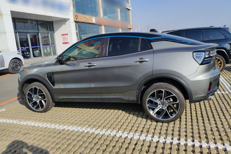 领克05 2020款 2.0TD 两驱耀Halo车身外观4