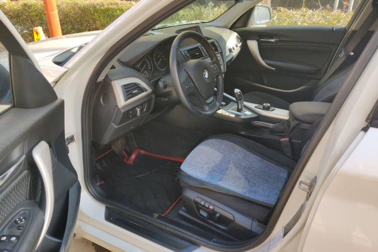 宝马1系(进口) 2013款 改款 118i 领先型中控内饰7002