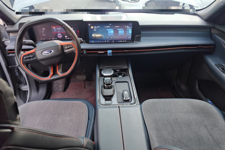 福特 2023款 锐界L 2.0T EcoBoost E混动两驱七座风尚型中控内饰7002