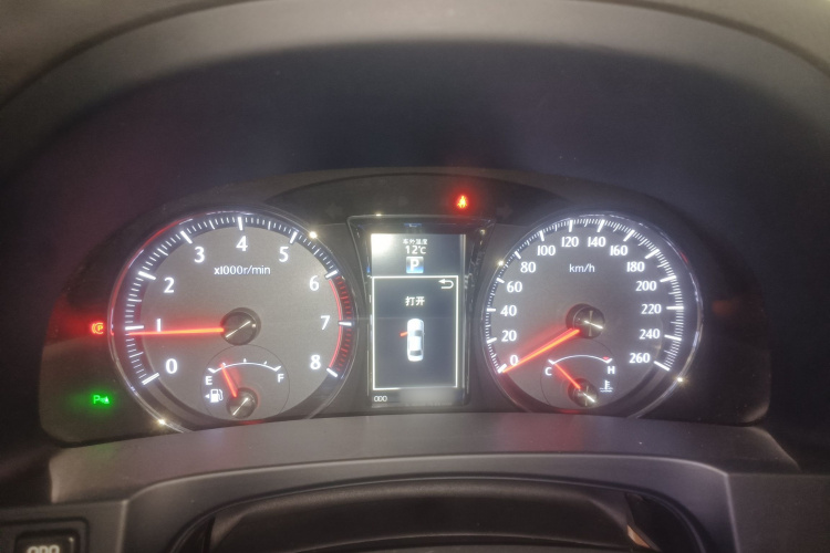 丰田 皇冠 2018款 2.0T 运动版局部细节14