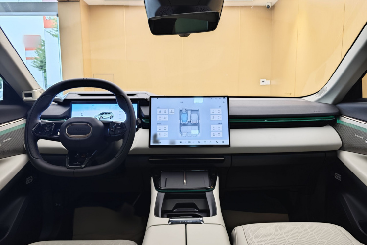 领克08 EM-P 2025款 245km 超长续航Halo中控内饰7010