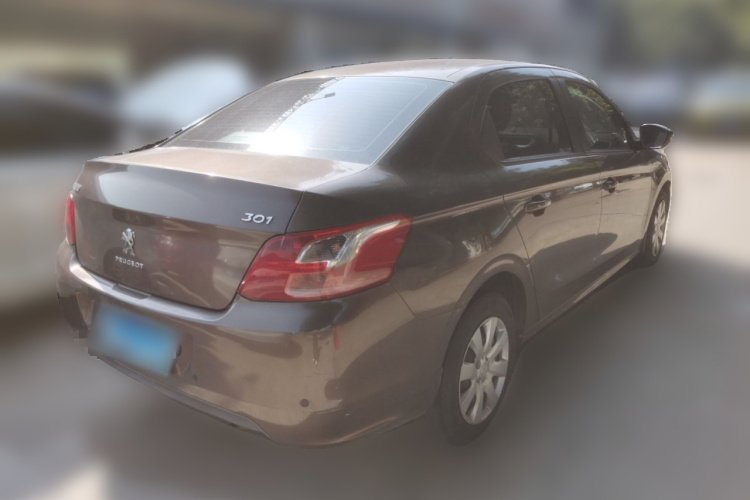 标致301 2014款 1.6L 自动舒适版车身外观7