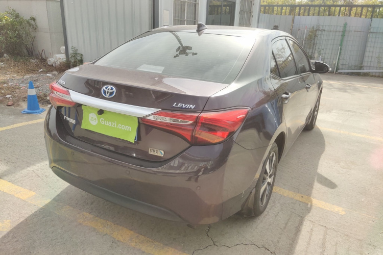 丰田 雷凌 2017款 改款双擎 1.8H GS-L E-CVT领先版 国V车身外观7