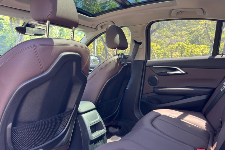 宝马1系 2019款 120i 领先型M运动套装中控内饰7003