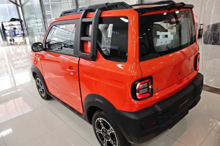 吉利银河 2025款 210km 熊猫骑士车身外观4