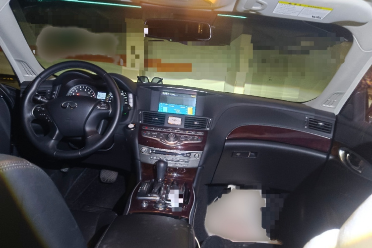 英菲尼迪Q70 2019款 Q70L 2.0T 精英版 PLUS中控内饰7002