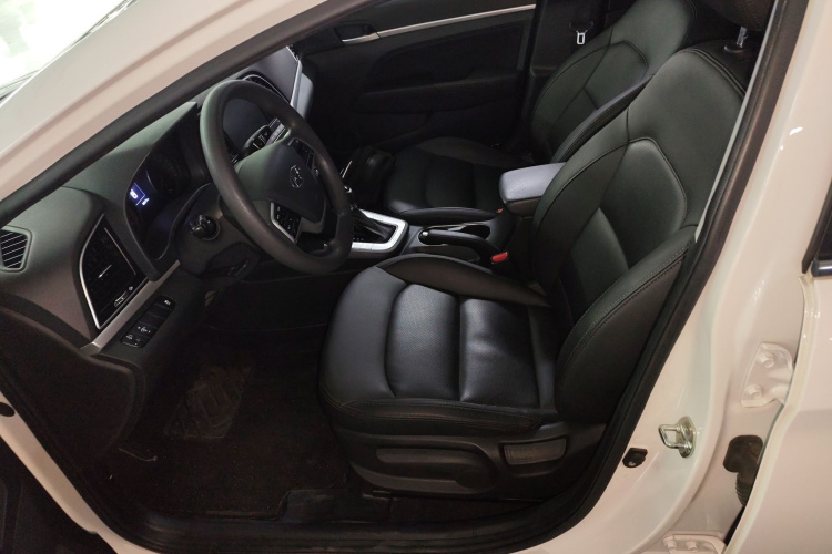 现代 领动 2016款 1.6L 自动智炫·精英型局部细节19