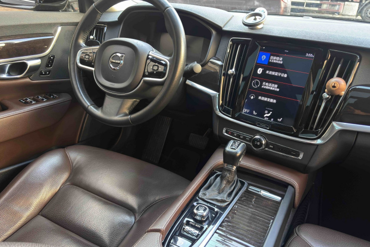 沃尔沃S90 2018款 T4 智远版中控内饰7003