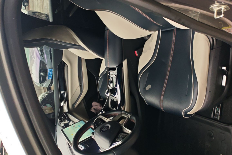 比亚迪 秦PLUS 2023款 冠军版 DM-i 120KM卓越型局部细节19