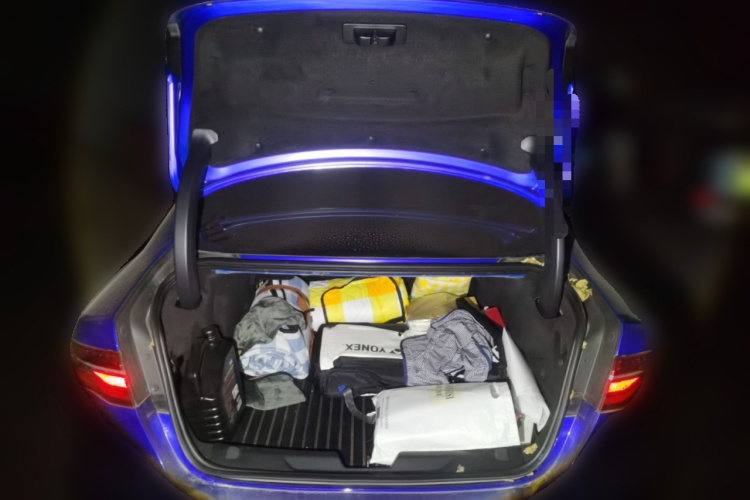 捷豹XEL 2020款 2.0T 200PS R-DYNAMIC S进取运动版中控内饰23