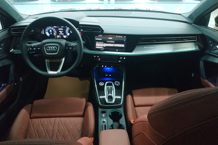 奥迪A3 2025款 Sportback 35TFSI 飞驰尊享型中控内饰12