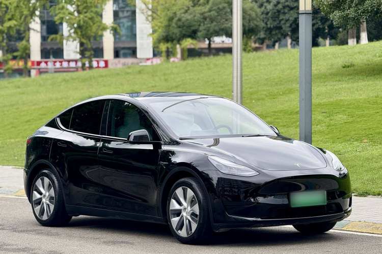 特斯拉 Model Y 2022款 后轮驱动版车身外观6007