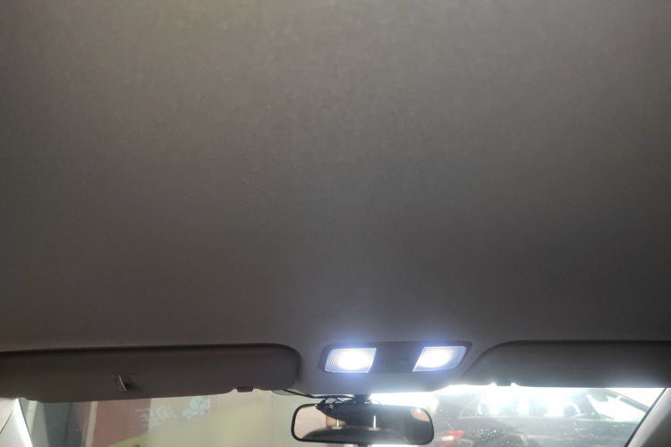 现代 瑞纳 2014款 1.4L 自动智能型GLS局部细节22