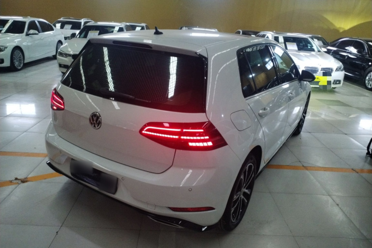 大众 高尔夫 2020款 挚爱版 280TSI DSG R-Line车身外观7