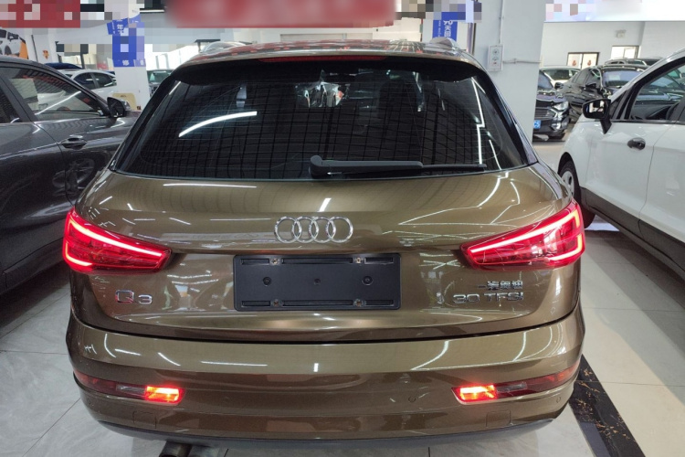 奥迪Q3 2017款 30 TFSI 时尚型车身外观6