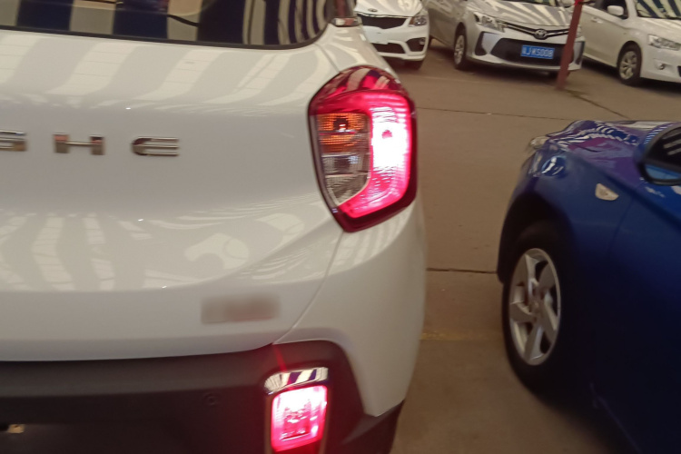 北汽昌河Q35 2018款 1.5L 手动炫智版车身外观9