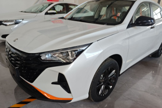 东风风神 奕炫 2025款 1.5L 荣耀版