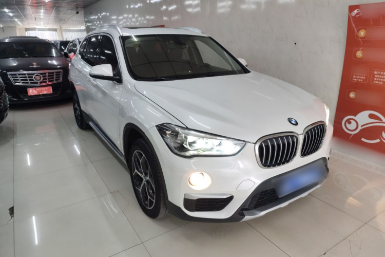 宝马X1 2019款 xDrive20Li 尊享型车身外观3