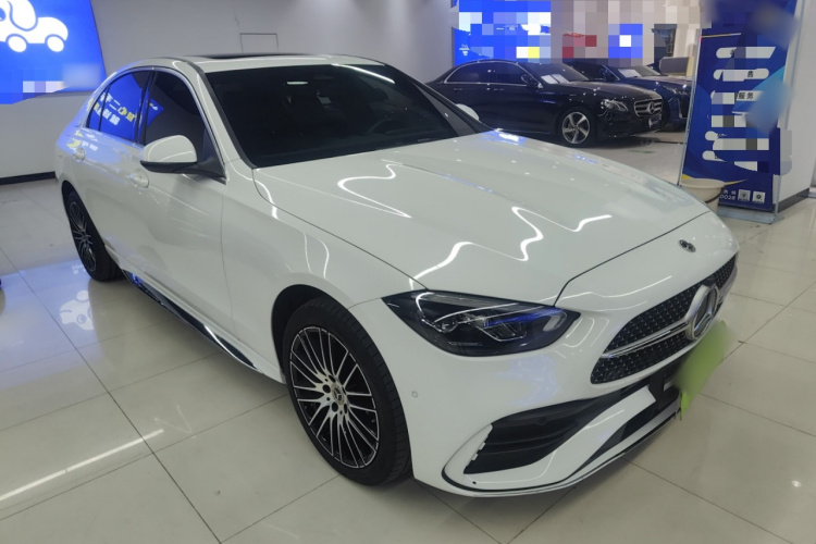 奔驰C级 2023款 改款 C 200 L 运动版车身外观3