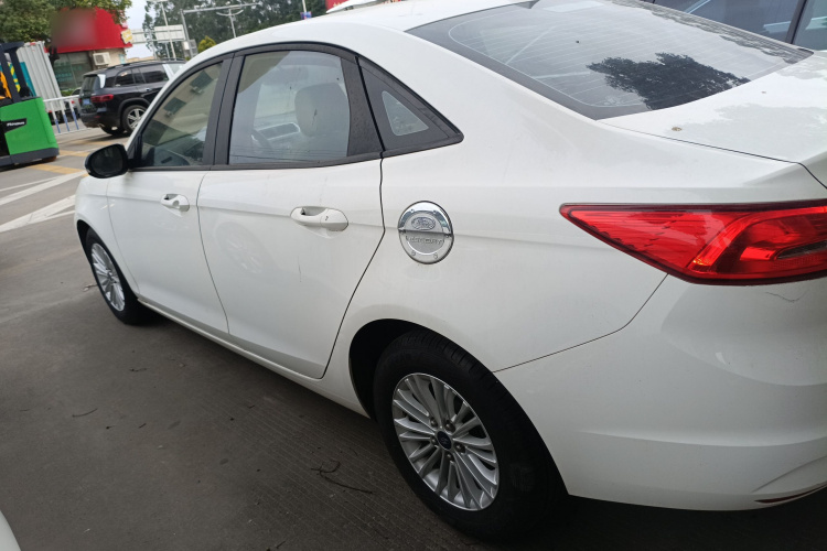 福特 福睿斯 2015款 1.5L 自动舒适型车身外观6003