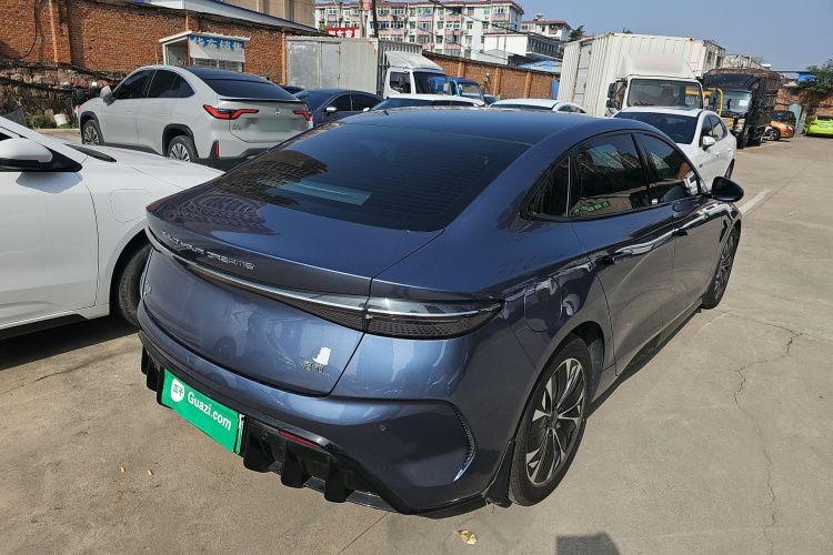 比亚迪 海豹 2024款 荣耀版 550km 精英型车身外观7