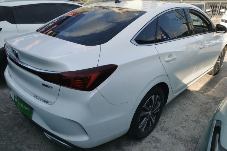 长安 逸动 2021款 PLUS 蓝鲸NE 1.4T GDI DCT尊贵型车身外观7