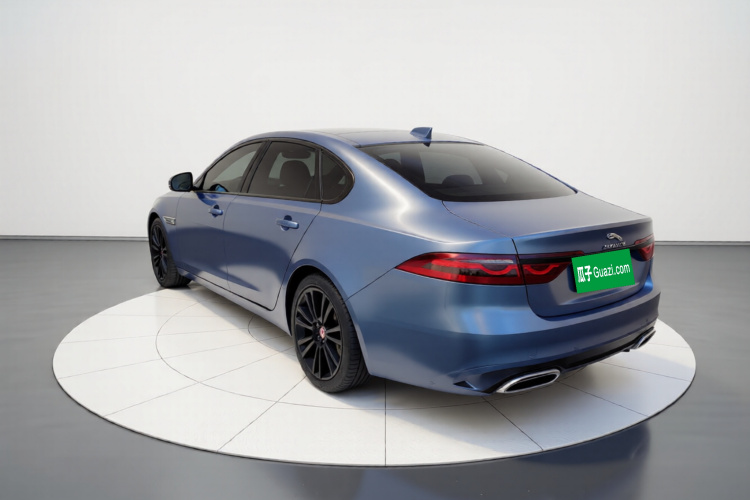 捷豹XFL 2021款 XFL 2.0T P250 两驱尊享豪华版车身外观5