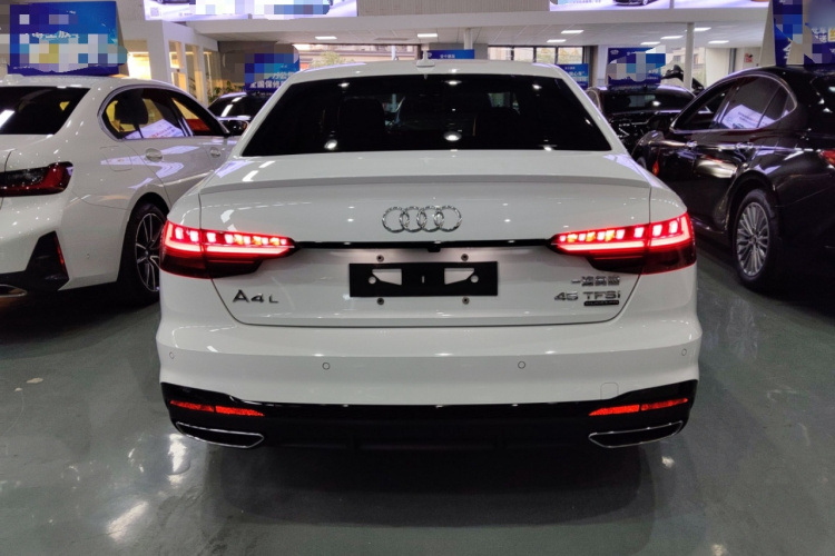奥迪A4L 2022款 45 TFSI quattro 臻选动感型车身外观6
