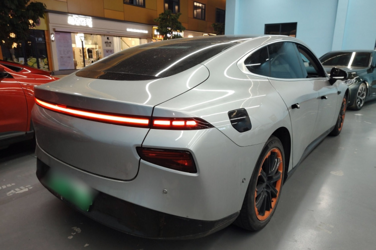 小鹏P7 2022款 480E+车身外观6005