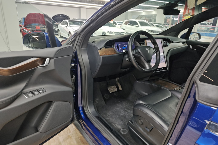 特斯拉 2017款 Model X 100D 长续航版中控内饰7003