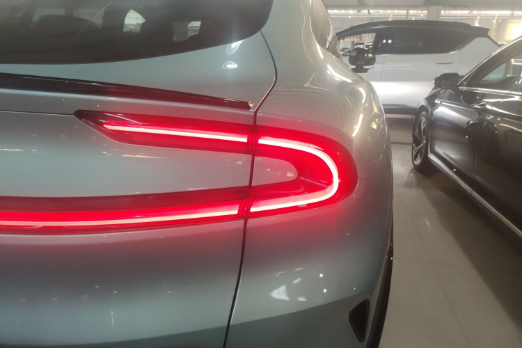 小米汽车 小米YU7 2025款 超长续航高性能四驱Max版车身外观6006