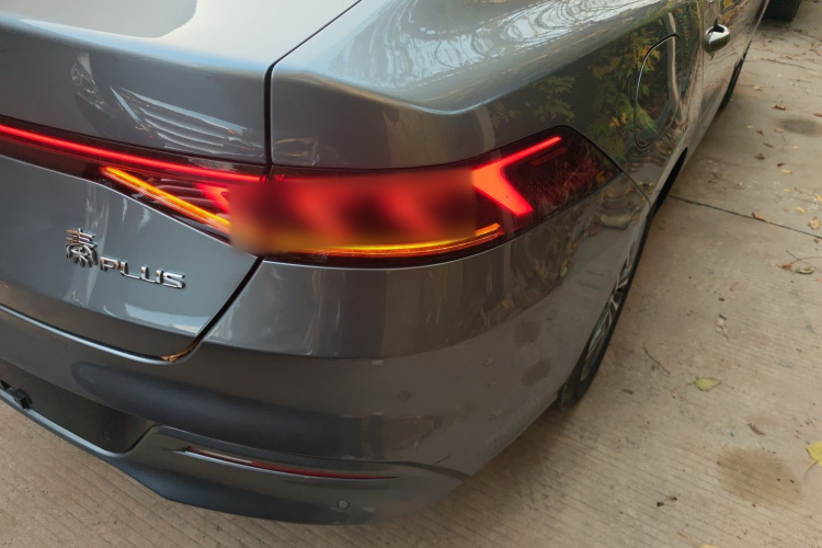 比亚迪 秦PLUS 2023款 冠军版 EV 510KM领先型车身外观9