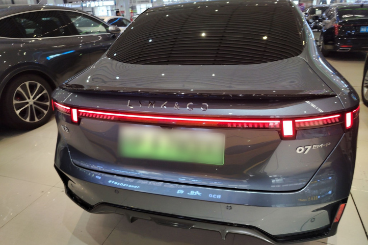 领克07 2024款 EM-P 126长续航 Ultra车身外观6