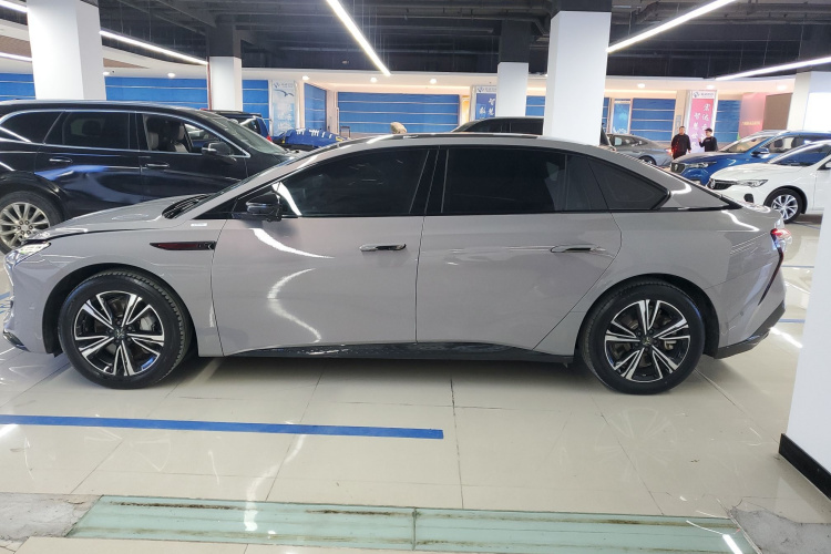 红旗EH7 2024款 690 Pro车身外观4