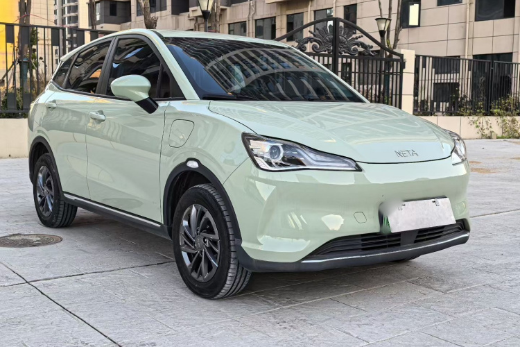 哪吒汽车 哪吒V 2022款 潮 300 Lite 三元锂车身外观6005