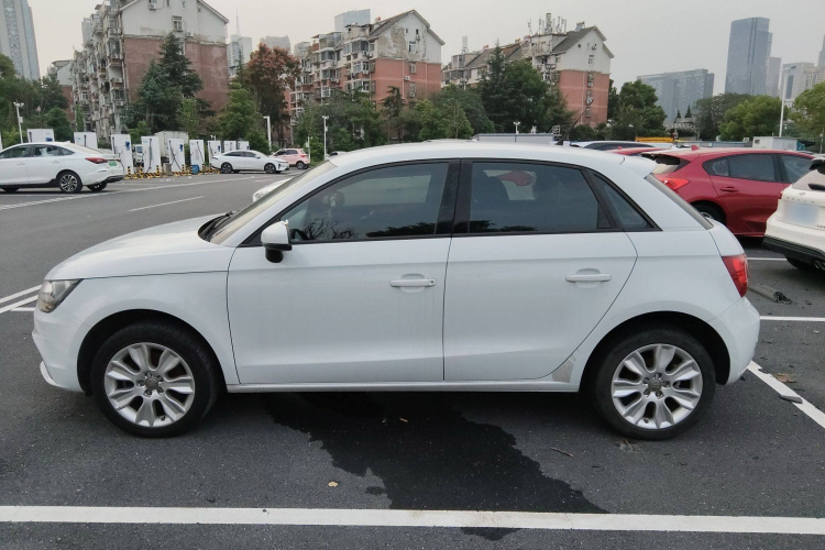 奥迪A1 2014款 30 TFSI Sportback时尚型车身外观6003