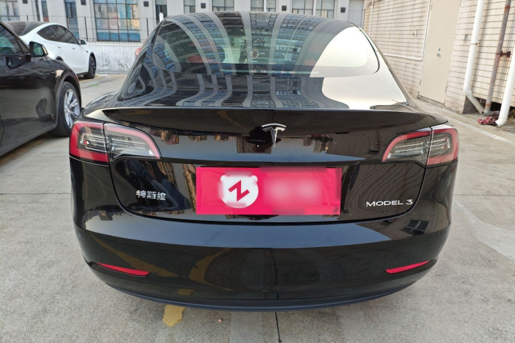 特斯拉 Model 3 2022款 后轮驱动版车身外观6
