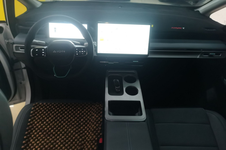 埃安 AION Y 2024款 Younger 星耀版中控内饰7002