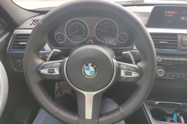 宝马3系 2018款 320i M运动套装中控内饰13