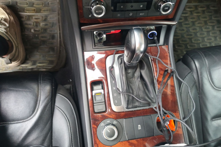 大众 途锐 2011款 3.0TDI 柴油标配型局部细节18