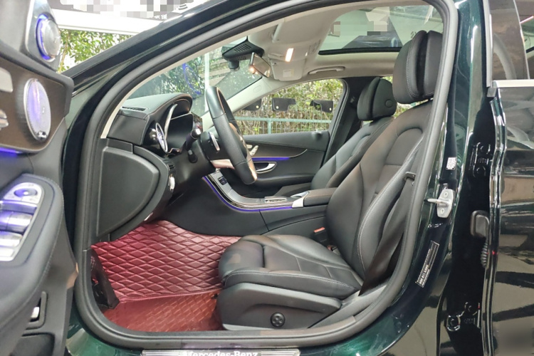 奔驰C级 2021款 C 260 L 运动版中控内饰7002