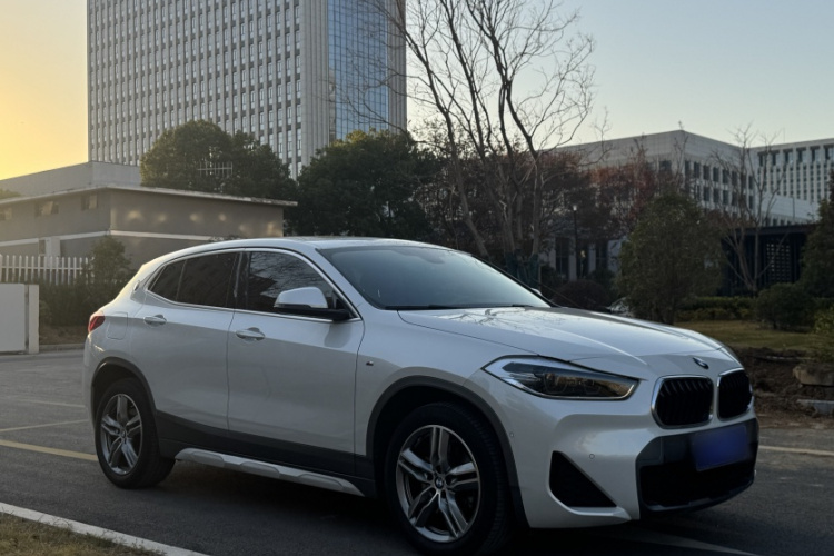 宝马X2 2020款 sDrive25i 领先型M越野套装车身外观6001