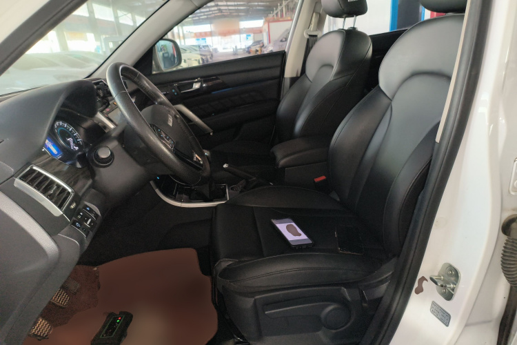 哈弗H2 2016款 红标 1.5T 手动两驱精英型中控内饰19