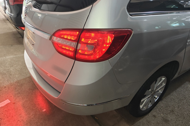 别克GL8 2017款 25S 舒适型 国V车身外观9