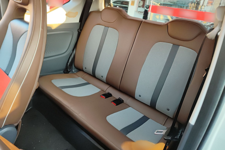 五菱汽车 宏光MINIEV 2022款 GAMEBOY 200km 玩咖款 磷酸铁锂中控内饰7003