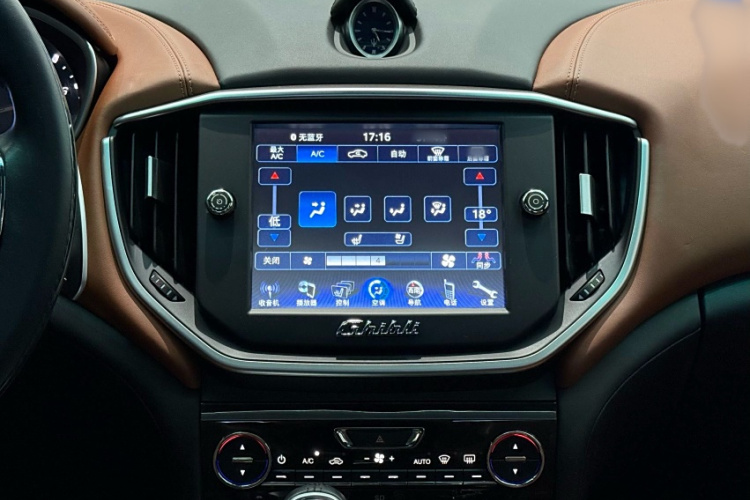 玛莎拉蒂 Ghibli 2014款 3.0T 标准版中控内饰7004