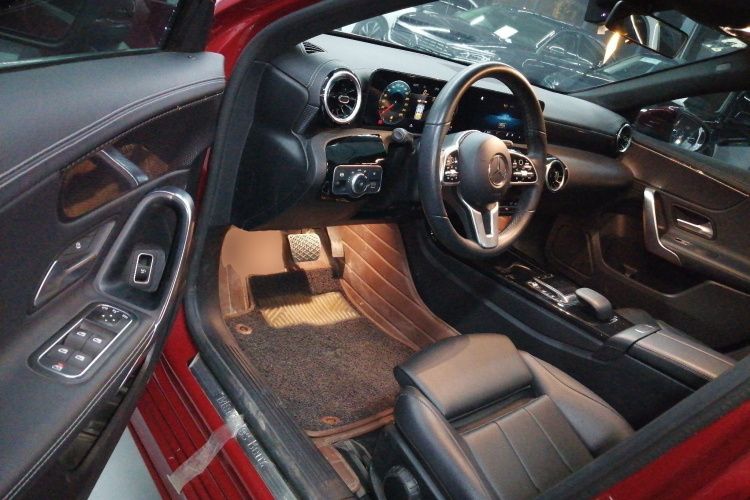 奔驰A级 2021款 A 200 L 运动轿车动感型中控内饰20