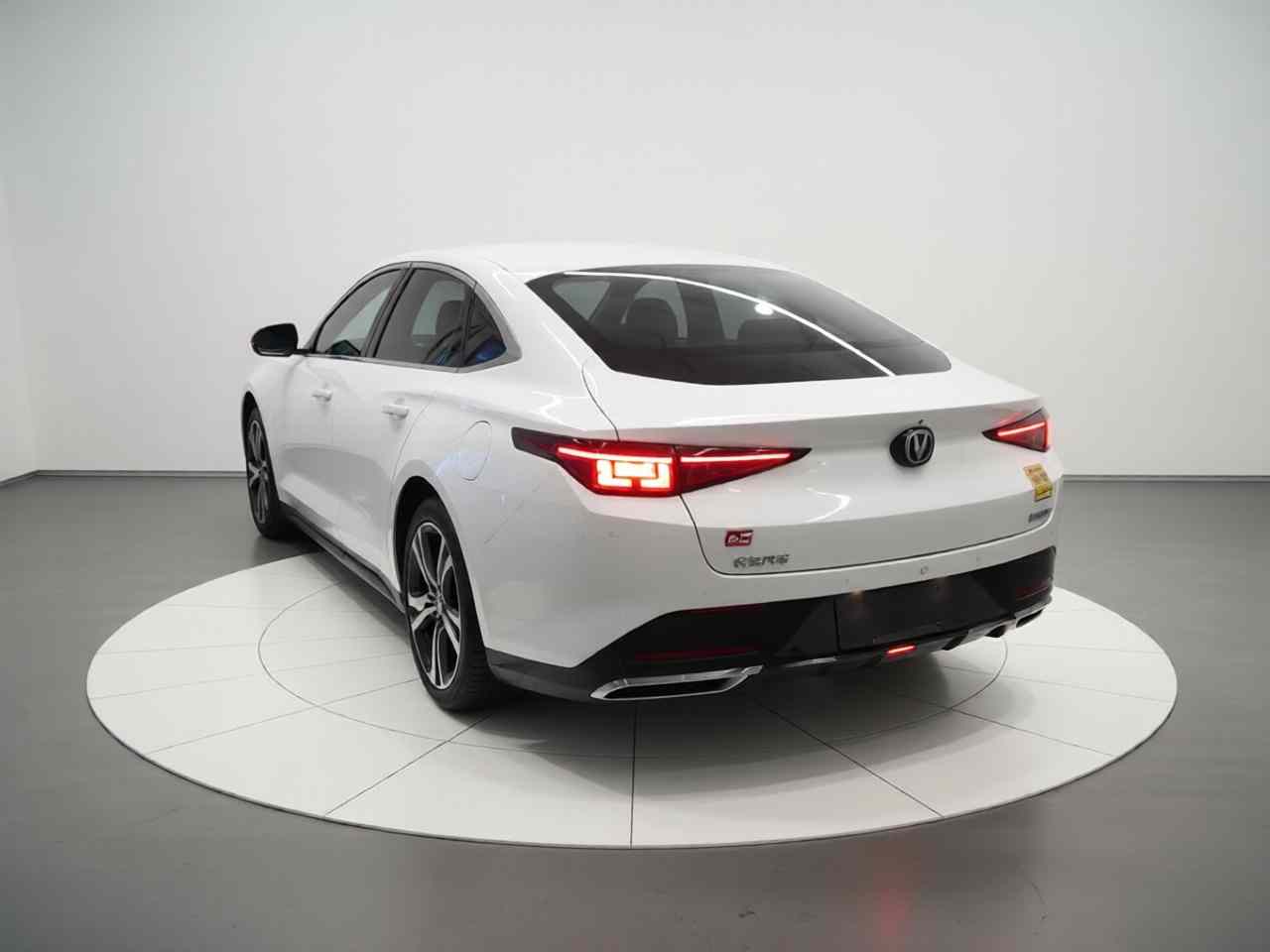 长安 逸动 2024款 1.5T GDI自动 尊贵型(3)